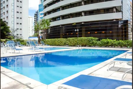 Piscina de kitnet/studio para alugar com 1 quarto, 32m² em Jardins, São Paulo