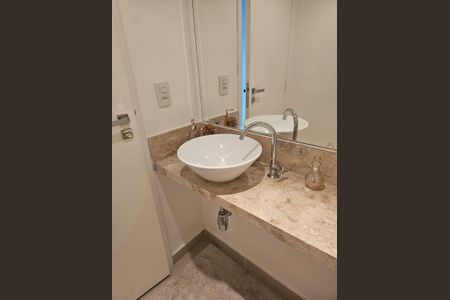 Apartamento à venda com 68m², 1 quarto e 2 vagas Apartamento à venda com 68m², 1 quarto e 2 vagasBanheiro