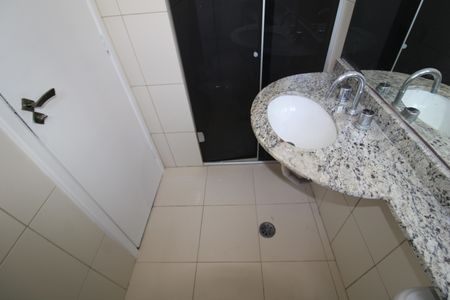 Apartamento à venda com 71m², 3 quartos e 1 vagaQuarto 3 - Banheiro