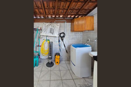 Casa à venda com 223m², 3 quartos e 2 vagas Casa à venda com 223m², 3 quartos e 2 vagasÁrea de Serviço