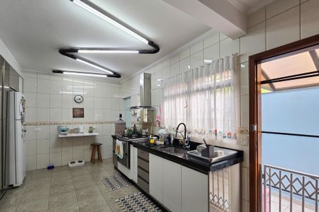 Casa à venda com 223m², 3 quartos e 2 vagas Casa à venda com 223m², 3 quartos e 2 vagasCozinha