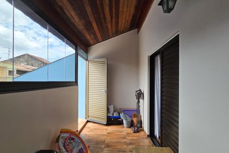 Casa à venda com 223m², 3 quartos e 2 vagas Casa à venda com 223m², 3 quartos e 2 vagasVaranda da Suíte