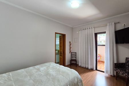 Casa à venda com 223m², 3 quartos e 2 vagas Casa à venda com 223m², 3 quartos e 2 vagasSuíte