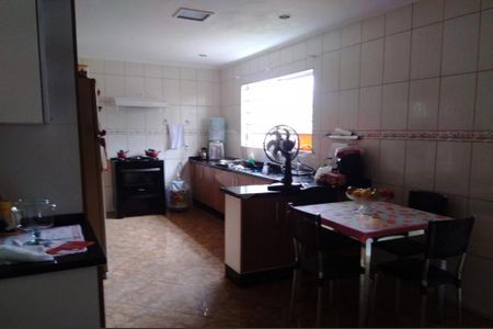 Casa à venda com 192m², 4 quartos e 2 vagas