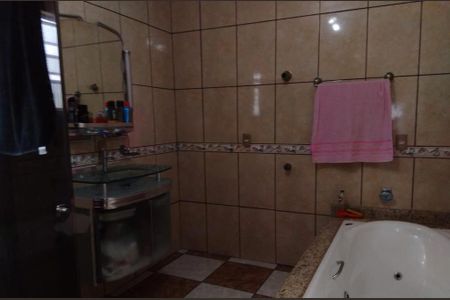 Casa à venda com 192m², 4 quartos e 2 vagas