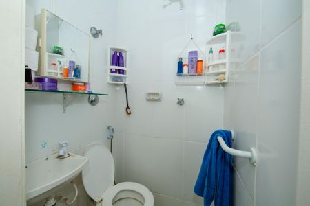 Apartamento à venda com 80m², 3 quartos e 1 vaga Apartamento à venda com 80m², 3 quartos e 1 vagaBanheiro de Serviço