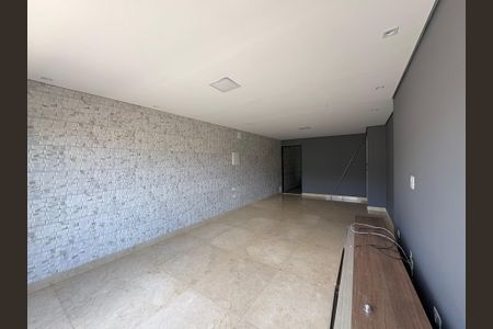 Casa à venda com 300m², 4 quartos e 3 vagas Casa à venda com 300m², 4 quartos e 3 vagasSala