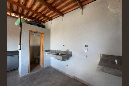 Casa à venda com 300m², 4 quartos e 3 vagas Casa à venda com 300m², 4 quartos e 3 vagasLavanderia 2