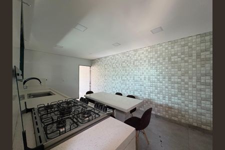 Casa à venda com 300m², 4 quartos e 3 vagas Casa à venda com 300m², 4 quartos e 3 vagasCozinha