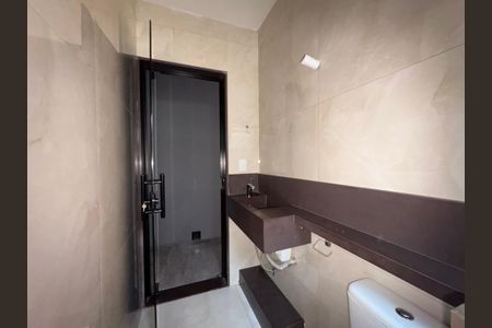 Casa à venda com 300m², 4 quartos e 3 vagas Casa à venda com 300m², 4 quartos e 3 vagasBanheiro 2