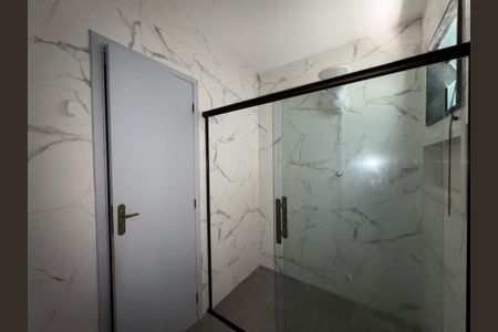 Casa à venda com 300m², 4 quartos e 3 vagas Casa à venda com 300m², 4 quartos e 3 vagasBanheiro