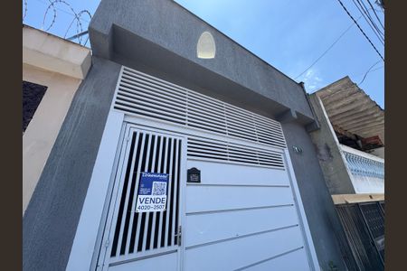 Casa à venda com 300m², 4 quartos e 3 vagas Casa à venda com 300m², 4 quartos e 3 vagasFachada + plaquinha