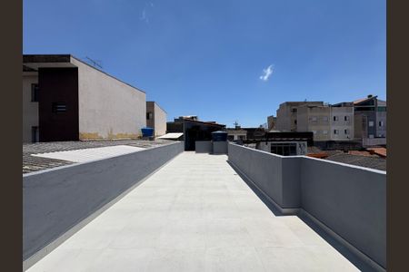 Casa à venda com 300m², 4 quartos e 3 vagas Casa à venda com 300m², 4 quartos e 3 vagasCobertura