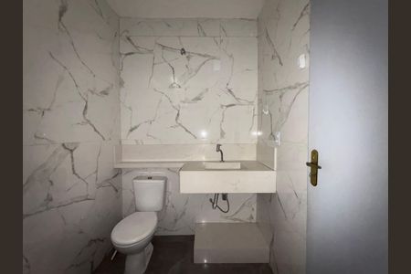 Casa à venda com 300m², 4 quartos e 3 vagas Casa à venda com 300m², 4 quartos e 3 vagasBanheiro