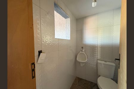 Casa à venda com 300m², 4 quartos e 3 vagas Casa à venda com 300m², 4 quartos e 3 vagasLavabo