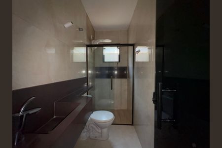 Casa à venda com 300m², 4 quartos e 3 vagas Casa à venda com 300m², 4 quartos e 3 vagasBanheiro 2