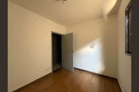 Casa à venda com 300m², 4 quartos e 3 vagas Casa à venda com 300m², 4 quartos e 3 vagasQuarto 1