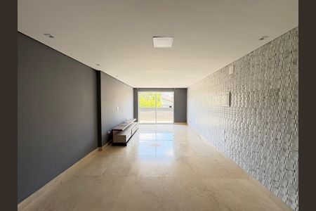 Sala de casa à venda com 4 quartos, 300m² em Vila Guaraciaba, Santo André