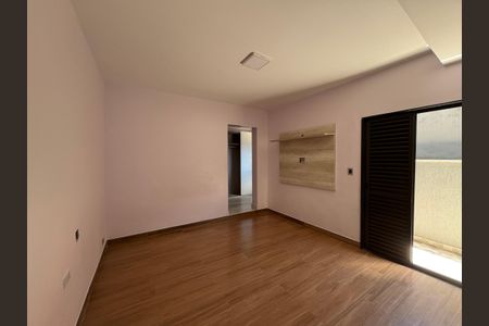 Casa à venda com 300m², 4 quartos e 3 vagas Casa à venda com 300m², 4 quartos e 3 vagasQuarto 4