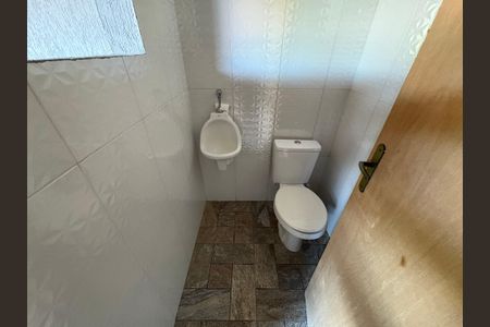 Casa à venda com 300m², 4 quartos e 3 vagas Casa à venda com 300m², 4 quartos e 3 vagasLavabo