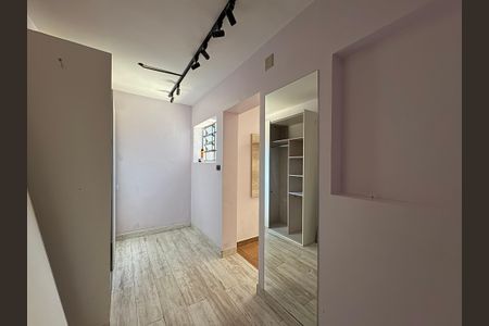 Casa à venda com 300m², 4 quartos e 3 vagas Casa à venda com 300m², 4 quartos e 3 vagasCloset quarto 4