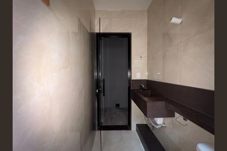 Casa à venda com 300m², 4 quartos e 3 vagas Casa à venda com 300m², 4 quartos e 3 vagasBanheiro 2