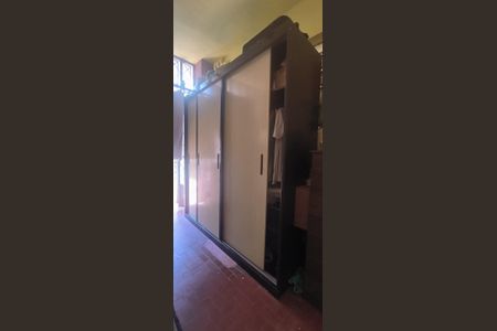 Casa à venda com 250m², 4 quartos e sem vaga