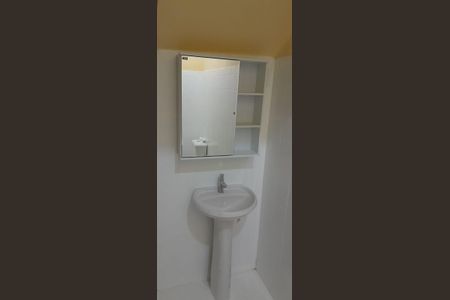Casa à venda com 250m², 4 quartos e sem vaga Casa à venda com 250m², 4 quartos e sem vagaBanheiro
