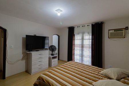 Casa à venda com 315m², 5 quartos e 4 vagasSuíte 3