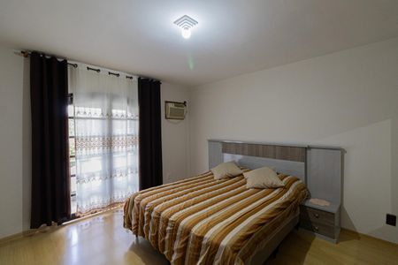 Casa à venda com 315m², 5 quartos e 4 vagasSuíte 3