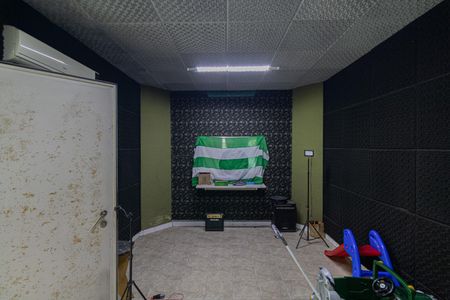 Casa à venda com 315m², 5 quartos e 4 vagasQuarto de Serviço