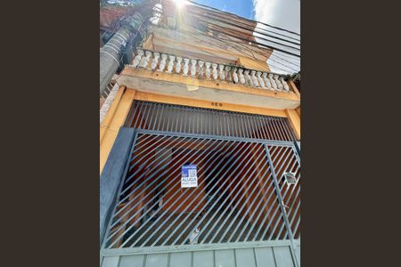 Casa à venda com 98m², 2 quartos e 1 vaga Casa à venda com 98m², 2 quartos e 1 vagaFachada