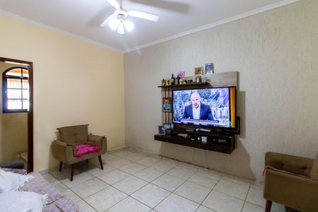 Casa à venda com 98m², 2 quartos e 1 vaga Casa à venda com 98m², 2 quartos e 1 vagaSala