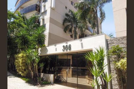 Apartamento à venda com 300m², 4 quartos e 2 vagasFachada