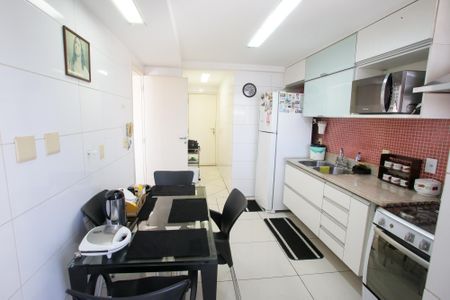 Apartamento à venda com 300m², 4 quartos e 2 vagasCozinha
