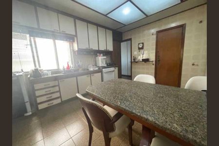Apartamento à venda com 128m², 3 quartos e 6 vagas