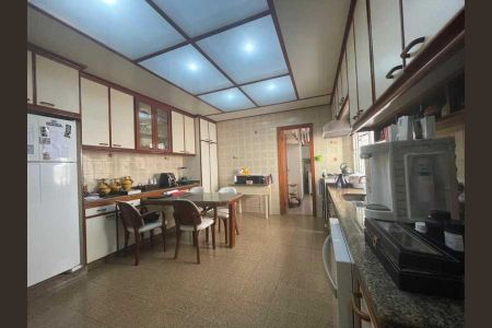 Apartamento à venda com 128m², 3 quartos e 6 vagas