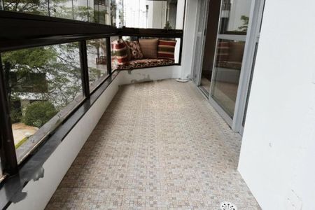 Apartamento à venda com 210m², 3 quartos e 3 vagas