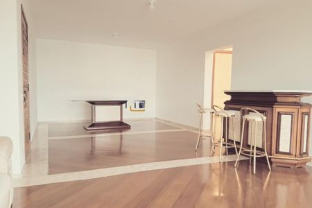 Apartamento à venda com 210m², 3 quartos e 3 vagas