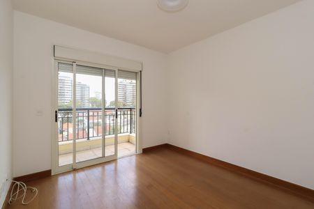 Apartamento à venda com 215m², 3 quartos e 4 vagas Apartamento à venda com 215m², 3 quartos e 4 vagasSuíte