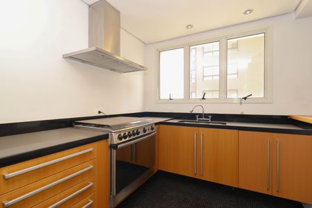 Apartamento à venda com 215m², 3 quartos e 4 vagas Apartamento à venda com 215m², 3 quartos e 4 vagasCozinha