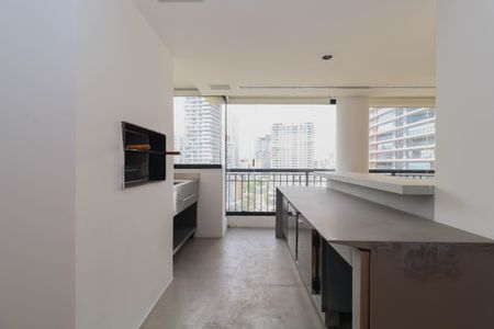 Apartamento à venda com 215m², 3 quartos e 4 vagas Apartamento à venda com 215m², 3 quartos e 4 vagasVaranda da Sala