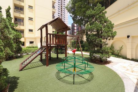 Apartamento à venda com 215m², 3 quartos e 4 vagas Apartamento à venda com 215m², 3 quartos e 4 vagasÁrea comum