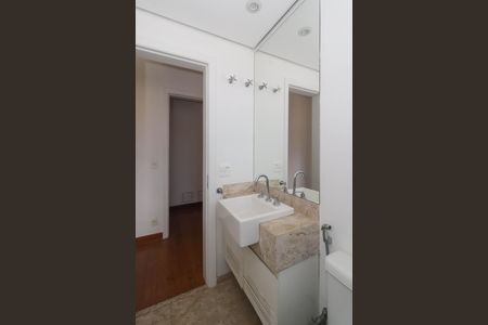 Apartamento à venda com 215m², 3 quartos e 4 vagas Apartamento à venda com 215m², 3 quartos e 4 vagasBanheiro da Suíte 2
