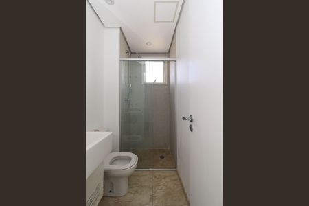 Apartamento à venda com 215m², 3 quartos e 4 vagas Apartamento à venda com 215m², 3 quartos e 4 vagasBanheiro da Suíte 2