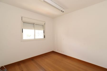 Apartamento à venda com 215m², 3 quartos e 4 vagas Apartamento à venda com 215m², 3 quartos e 4 vagasSuíte 3