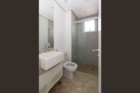 Apartamento à venda com 215m², 3 quartos e 4 vagas Apartamento à venda com 215m², 3 quartos e 4 vagasBanheiro da Suíte 2