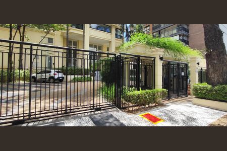 Apartamento à venda com 215m², 3 quartos e 4 vagas Apartamento à venda com 215m², 3 quartos e 4 vagasFachada