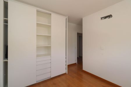 Apartamento à venda com 215m², 3 quartos e 4 vagas Apartamento à venda com 215m², 3 quartos e 4 vagasSuíte 2