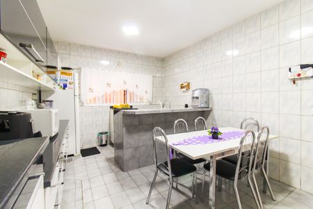 Casa à venda com 160m², 3 quartos e 2 vagas Casa à venda com 160m², 3 quartos e 2 vagasCozinha